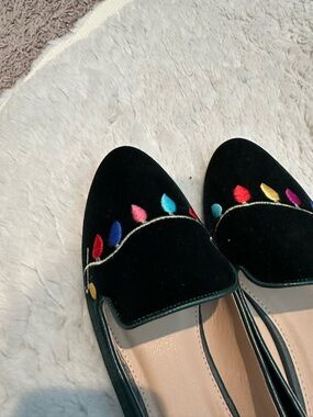 Green Velvet Women’s Loafers with Multicolor Embroidery of ornaments